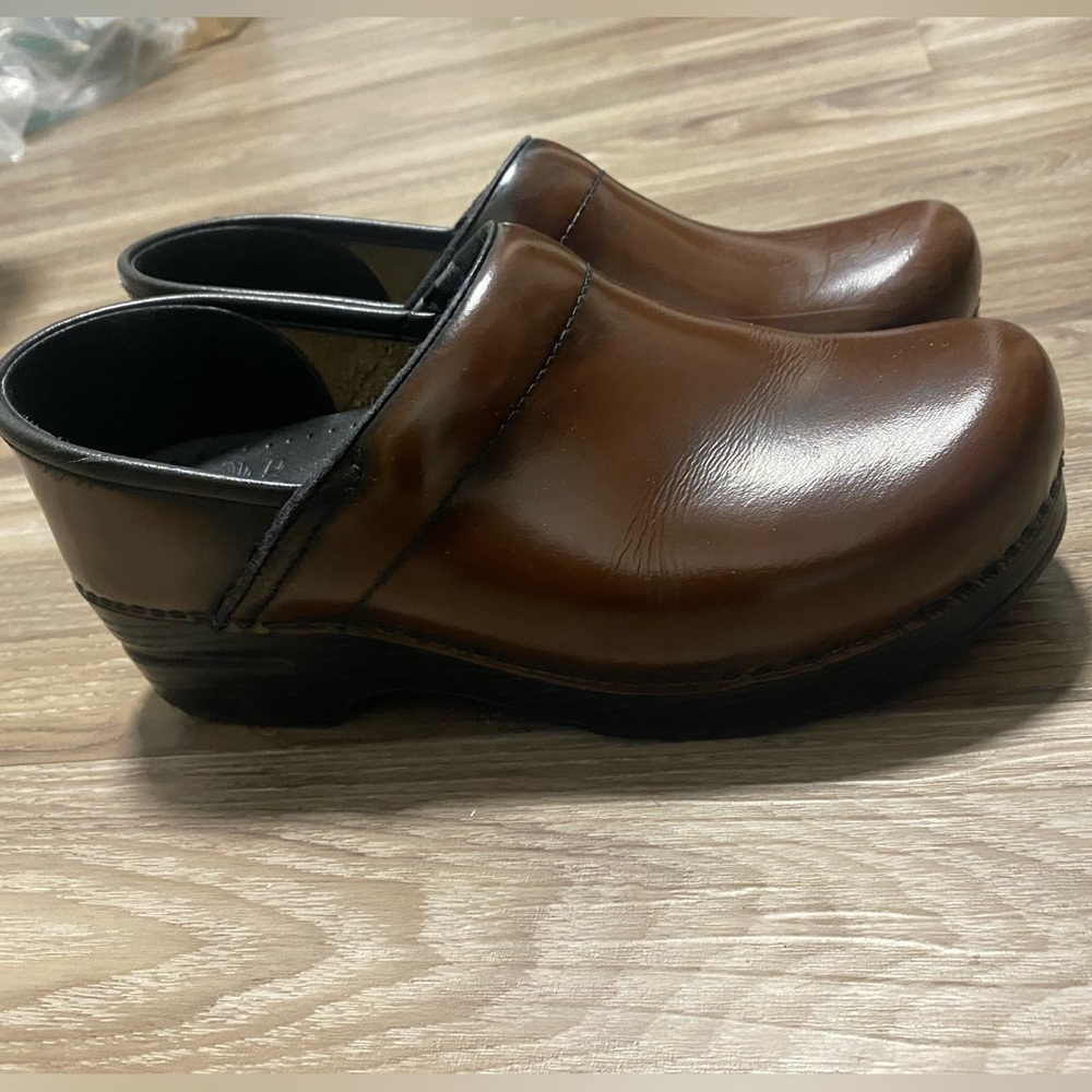Women’s Dansko clogs